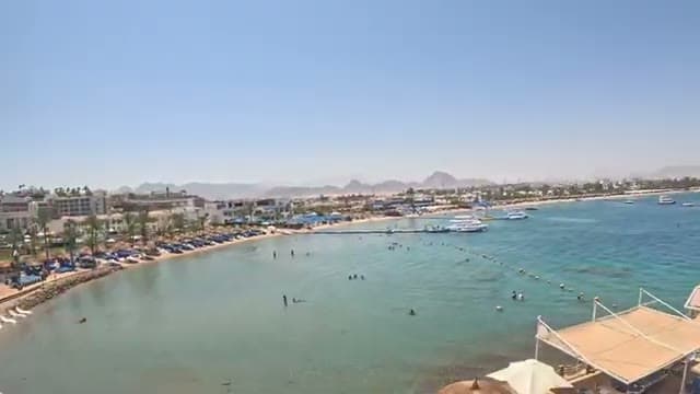 La vista su tutta la baia di Naama Bay dal balconcino della camera del Lido Sharm Hotel