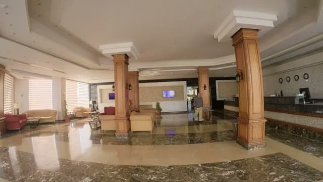 La reception dell'Old Vic Resort: essenziale ma ordinata e recentemente rinnovata