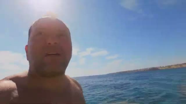Snorkeling sulla barriera corallina del Veraclub Reef, vista dal secondo pontile
