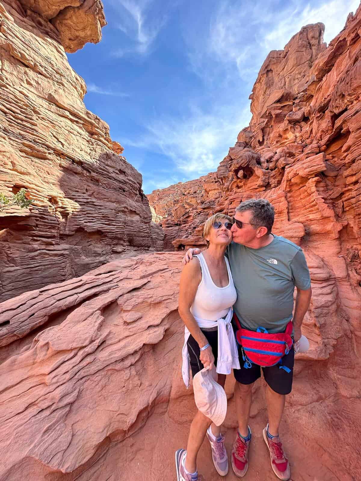 Le pareti chiare del Canyon Bianco nel deserto del Sinai