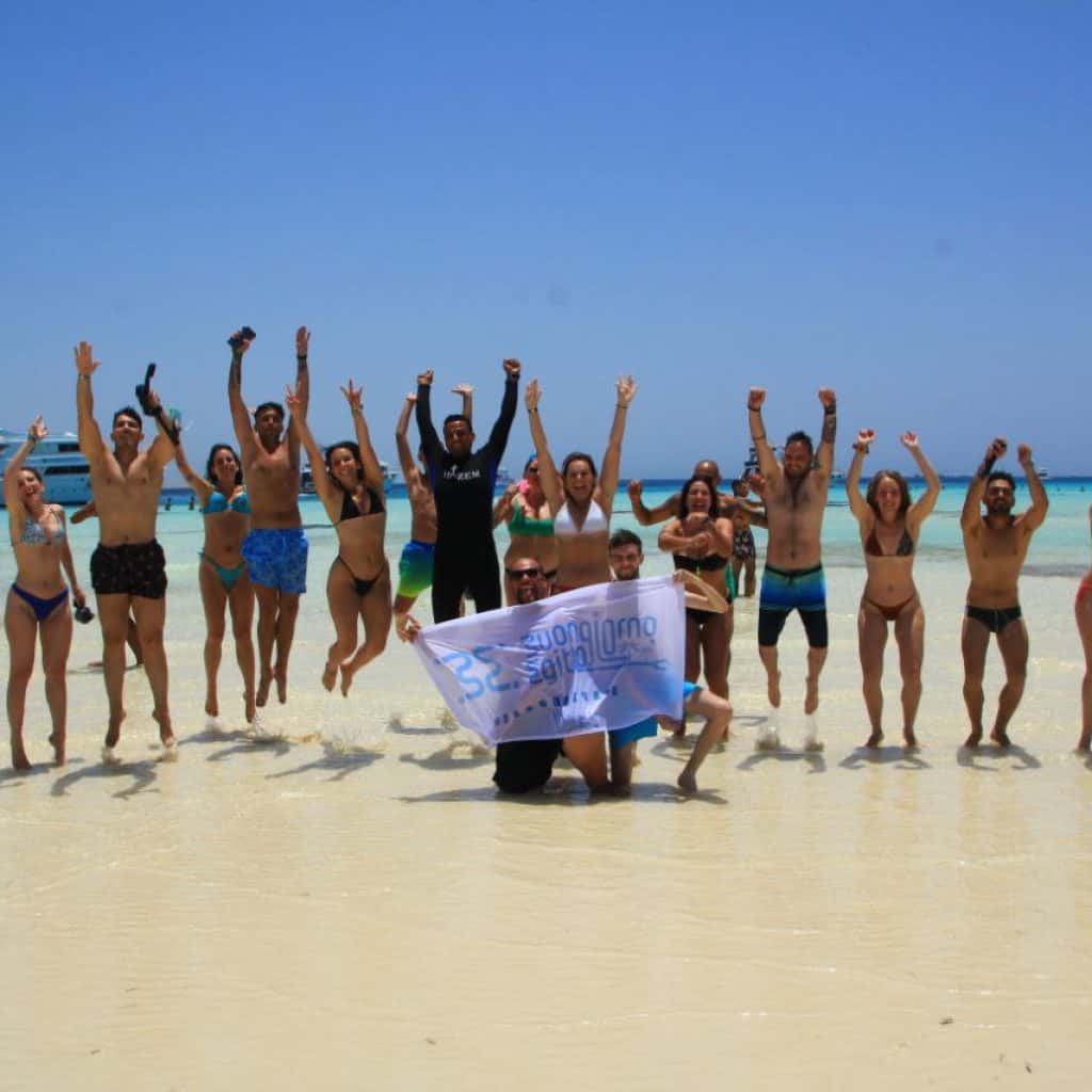 gruppo salta all isola che non c' e'