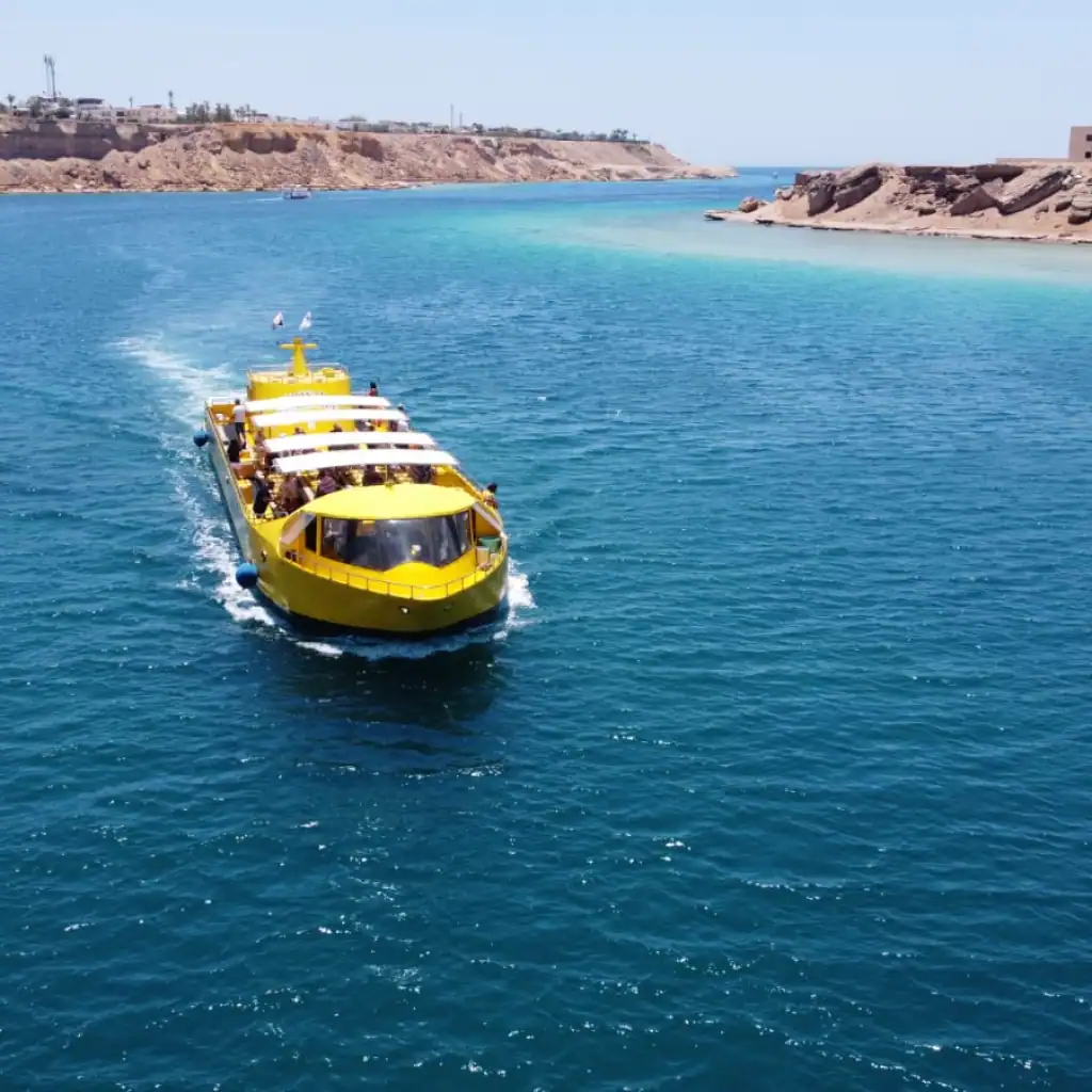 Sottomarino nelle acque del Mar Rosso