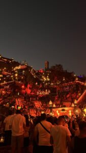 vista notturna al farsha cafe